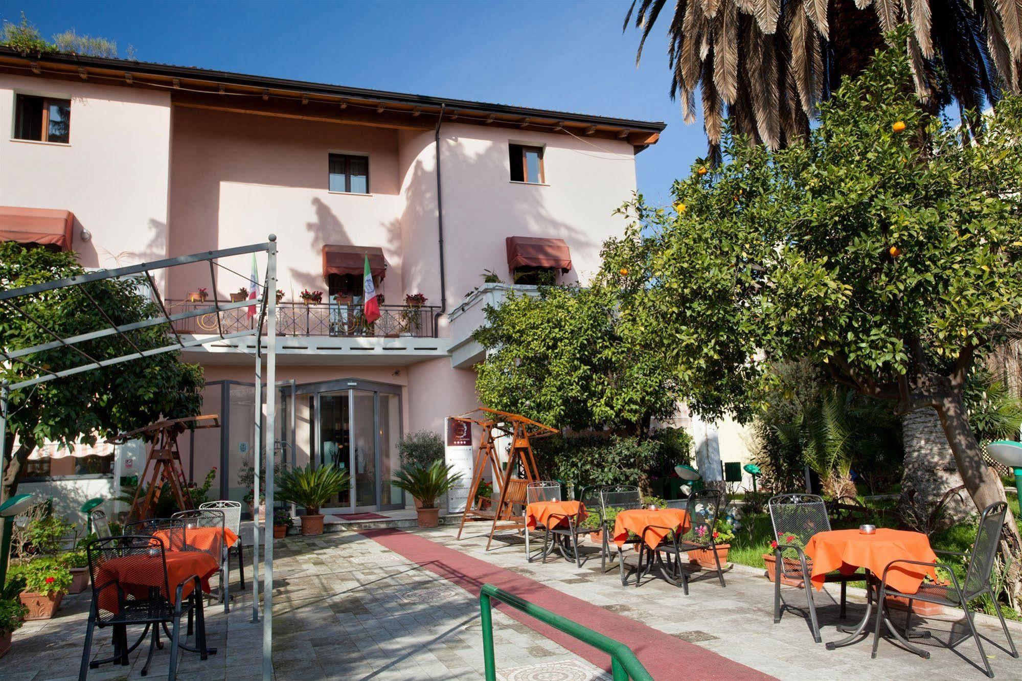 Hotel Fattoria Stocchi Quattromiglio Exterior photo